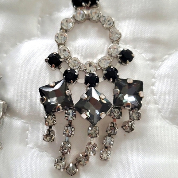 Earrings - Picture 3 of 3